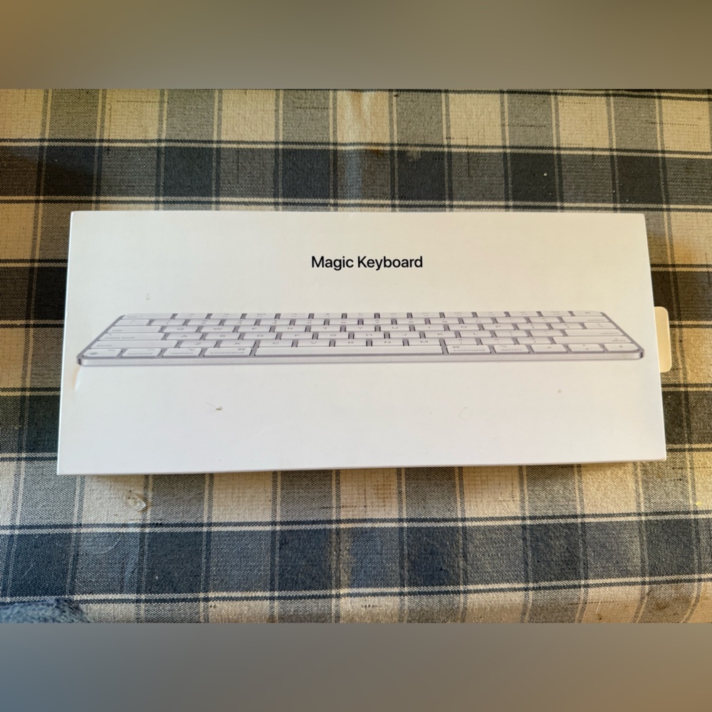 Apple Magic Keyboard in White